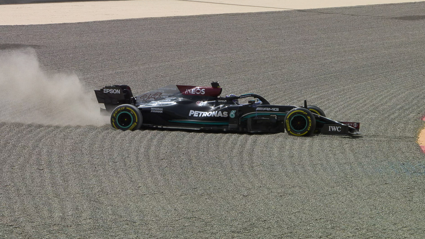 TESTING DAY 2: Lewis Hamilton beaches in the gravel