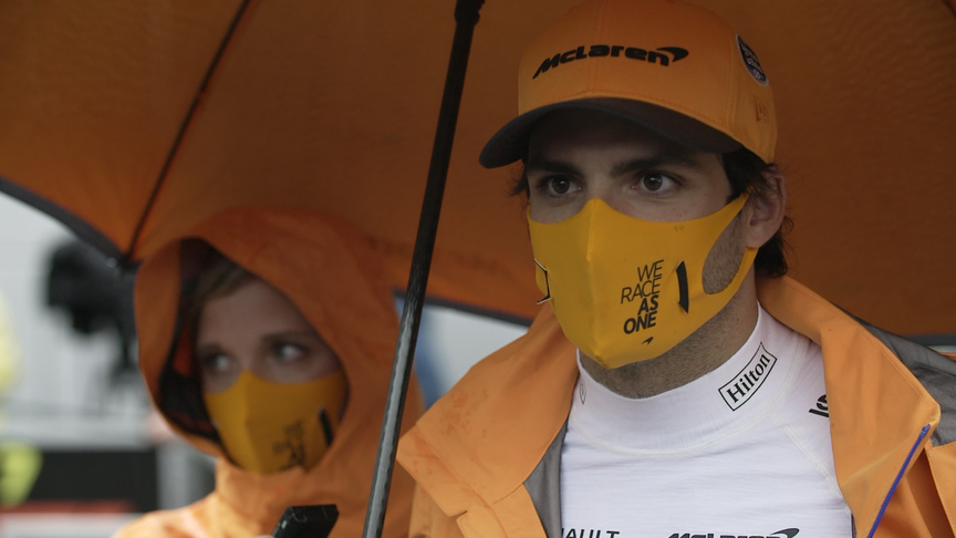 Carlos Sainz: 'Crazy' conditions are stressful but fun