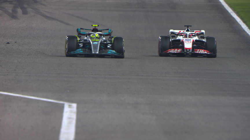 2022 Bahrain Grand Prix: Hamilton overtakes Magnussen to take P6