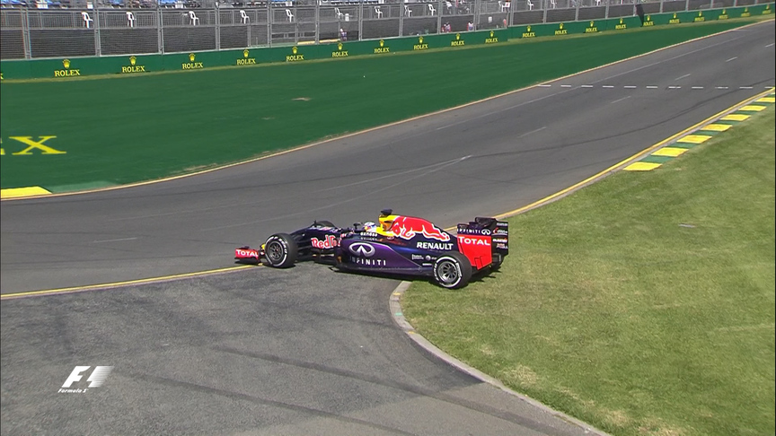 Daniel Ricciardo spins in P1