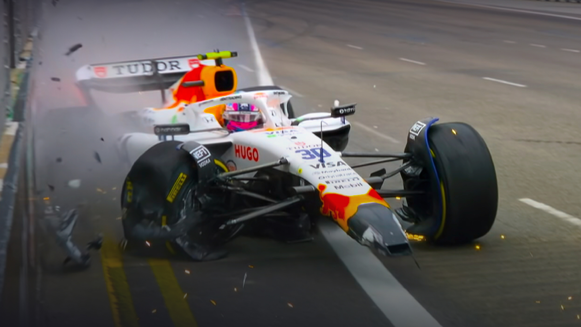 2025 Singapore Grand Prix: Russell leads as Norris jumps up to P3