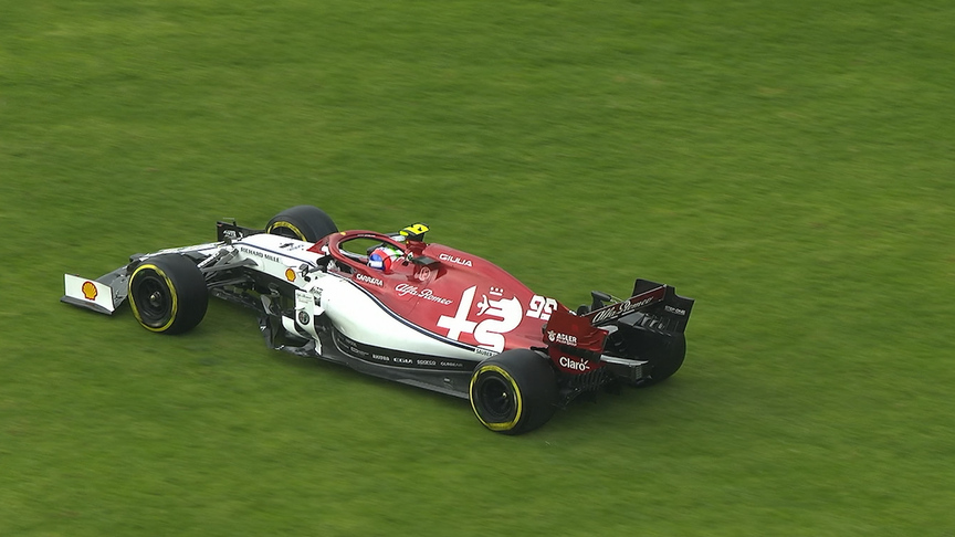 FP1: Giovinazzi goes grass cutting after huge Turn 1 lock-up