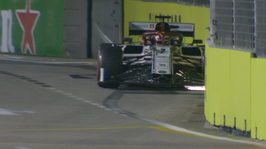 Qualifying: Raikkonen clouts the wall heavily in Q2