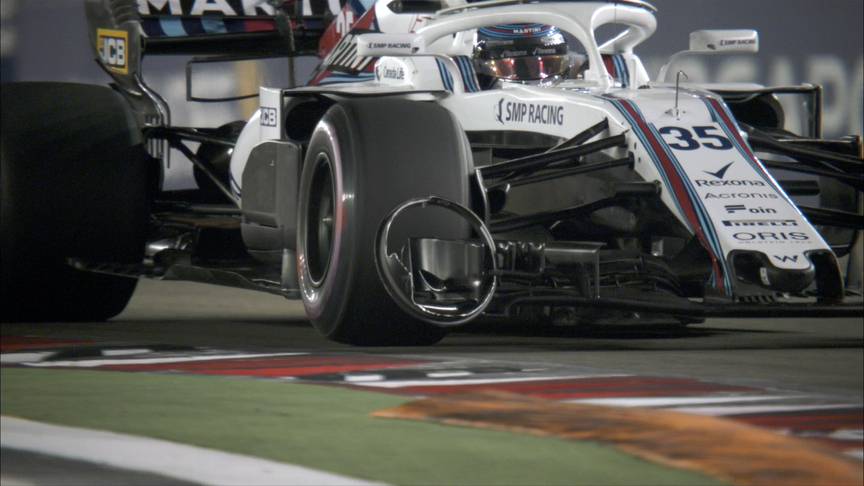 RACE: Sirotkin pits after debris trapped in front wing