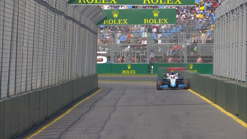 FP3: Kubica hits the pit-entry wall