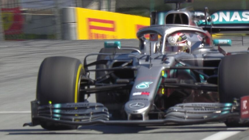 Austrian GP: Hamilton fitted with new front wing at pit stop after sustaining damage