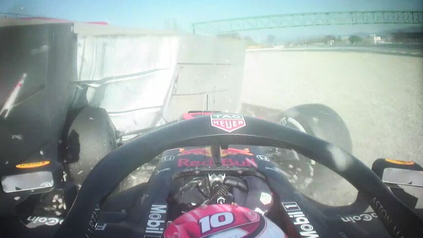 Pre-season Testing 2019: Onboard as Gasly smashes into the barriers