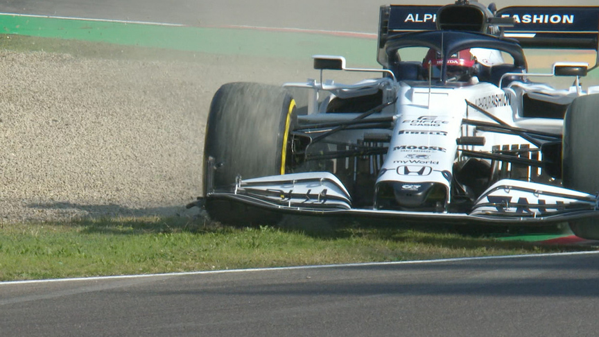 2020 Emilia Romagna GP FP1: Kvyat hits the gravel after lock-up