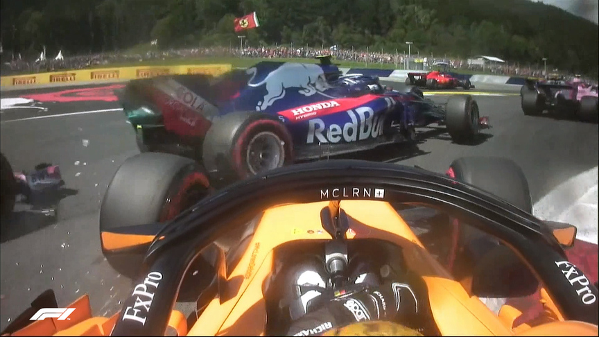 RACE: Vandoorne hits trouble on lap 1