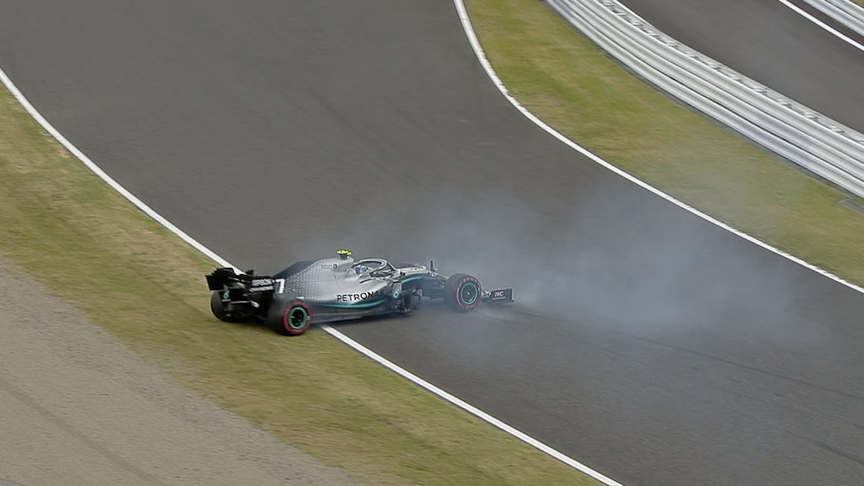 FP2: Bottas spins off at the final turn in FP2