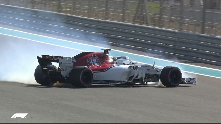 FP1: Ericsson noses his Sauber into the barriers