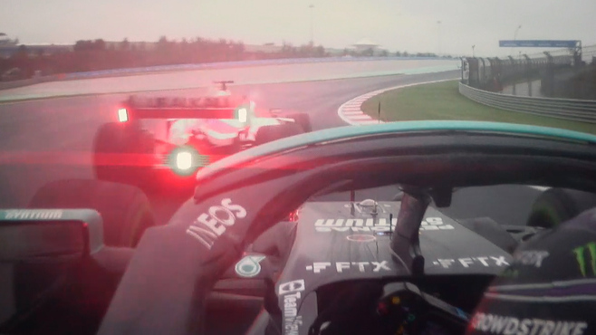 Nikita Mazepin si è scusato con Lewis Hamilton per averlo ostacolato in fase di doppiaggio durante il Gran Premio di Turchia.