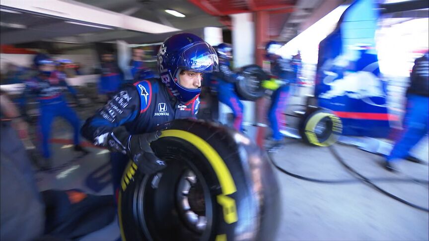 SPANISH GP: Kvyat catches Toro Rosso pit crew by surprise