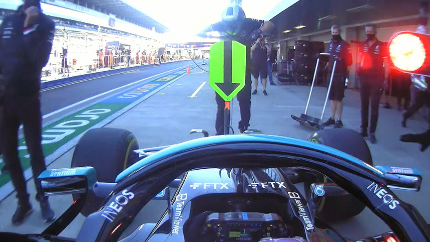 2021 Russian GP FP2: Mercedes jack man falls as Hamilton overshoots pit box