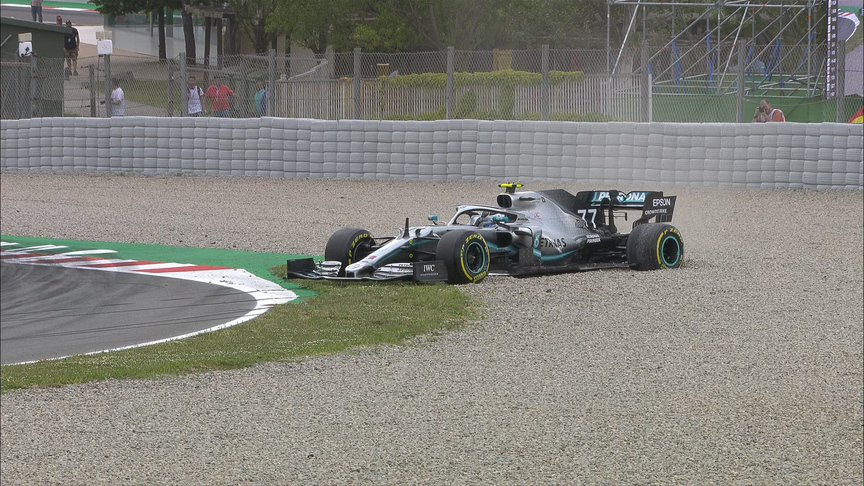 FP3: Bottas makes early exit after beaching his Mercedes