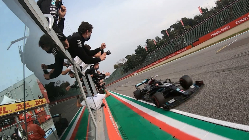 Mercedes mechanics celebrate constructors title
