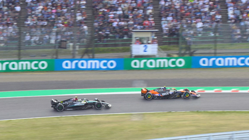 2024 Japanese Grand Prix: Norris overtakes Hamilton on the outside at Turn 1