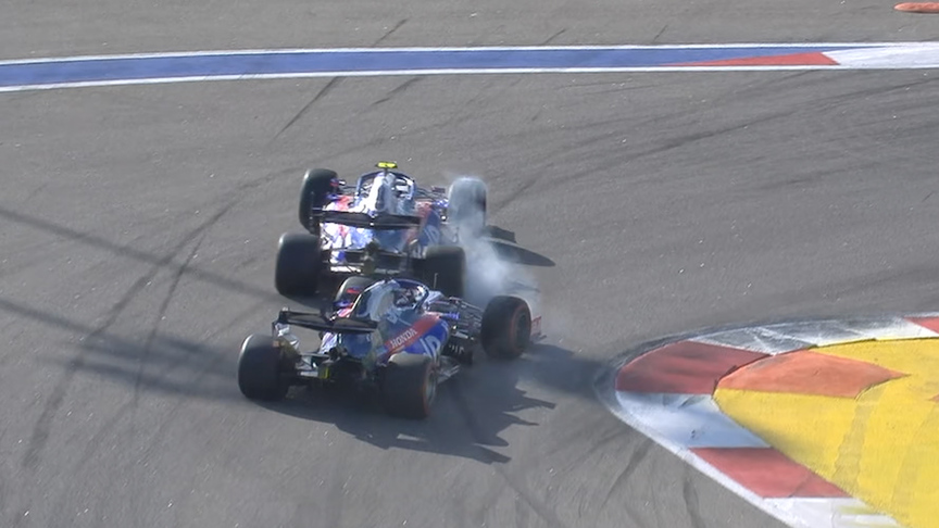 Russian GP: Raikkonen takes advantage of Toro Rosso battle