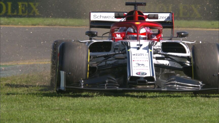 FP2: Raikkonen straight lines Turn 1