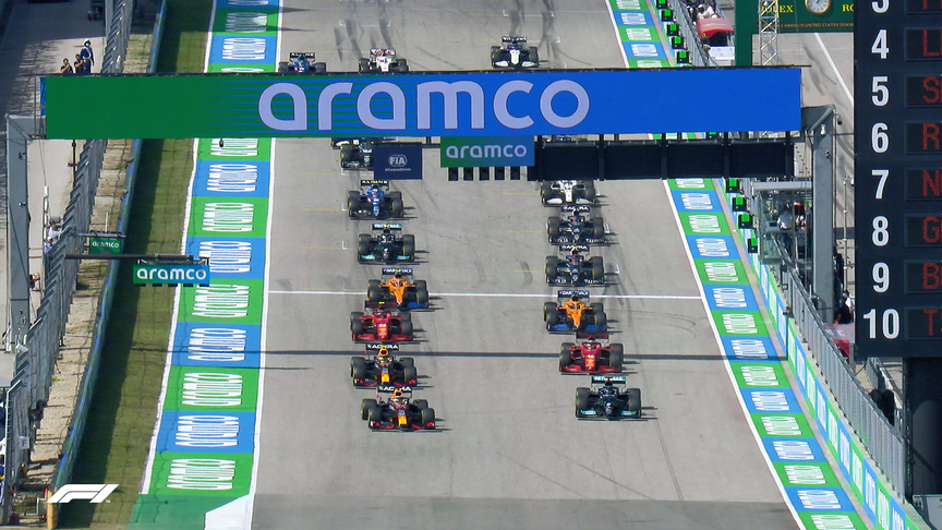 2021 United States Grand Prix: Hamilton overtakes Verstappen at race start