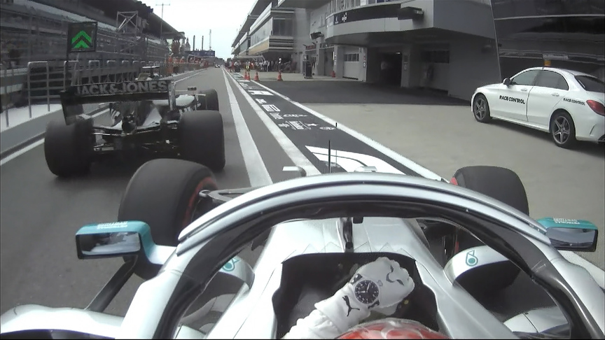 FP1: Hamilton almost hits Grosjean in the pit lane