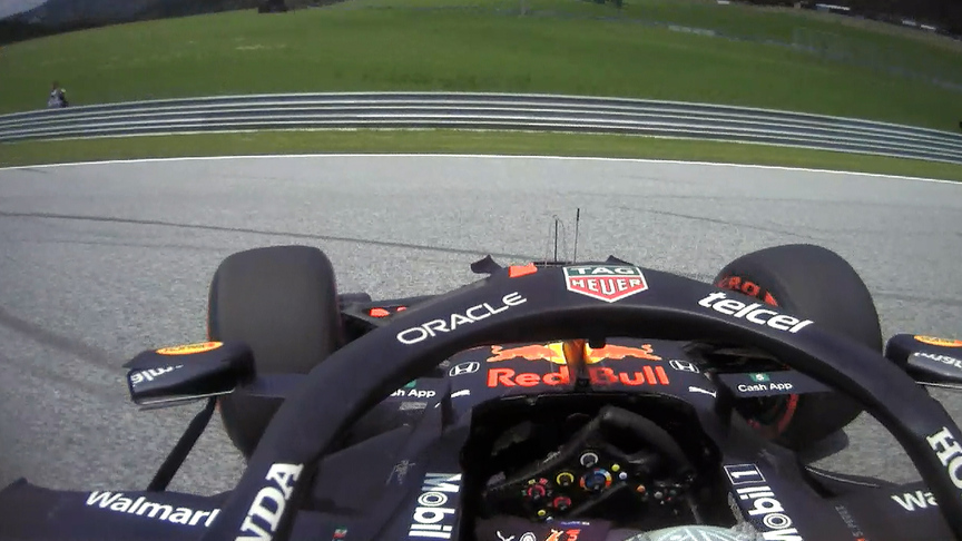 2021 Styrian GP FP1: Pérez spins at Turn 4