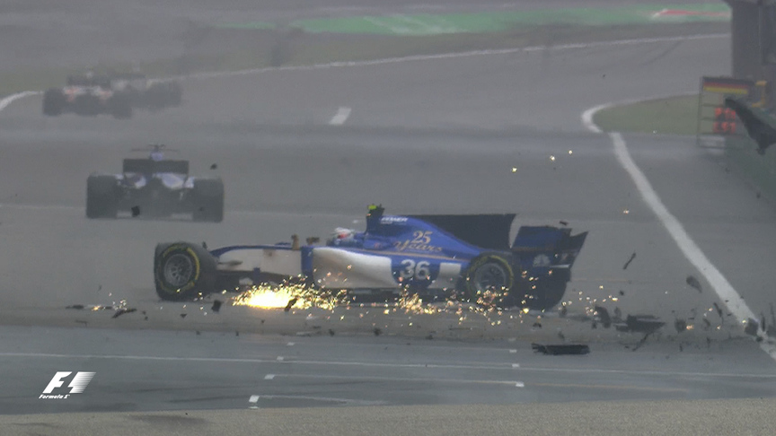 Race - Giovinazzi goes into the wall again