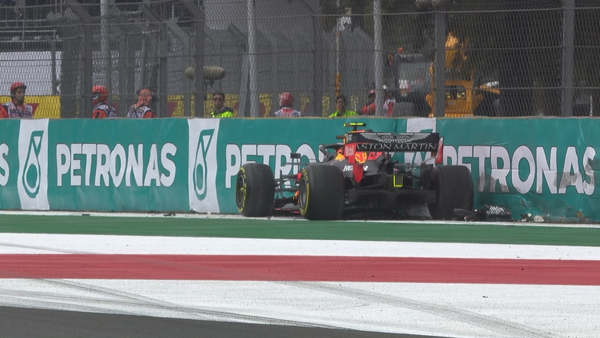 FP2: Albon ends his session early after Turn 7 crash