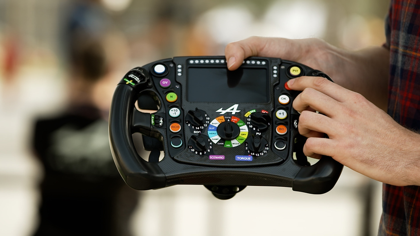 Jolyon Palmer Explains: The F1 steering wheel