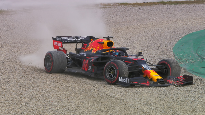 Albon spins into gravel on hot lap in Barcelona