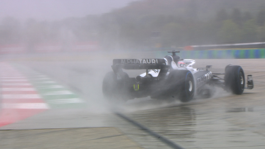 2022 Hungarian GP FP3: Gasly slides wide in wet at Turn 4
