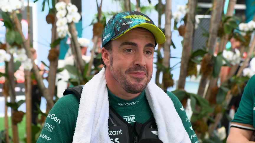 Sprint start ‘was not idea’ admits Alonso after four-car squeeze at Turn 1