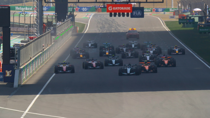 2026 Chinese Grand Prix: Hamilton surges to fight for the lead in Sprint start
