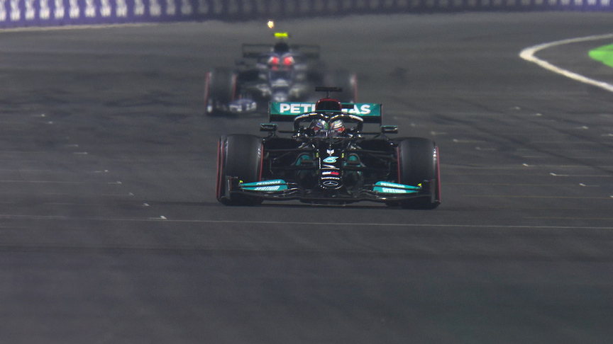 2021 Saudi Arabian GP Qualifying: Hamilton takes pole after dramatic Verstappen crash