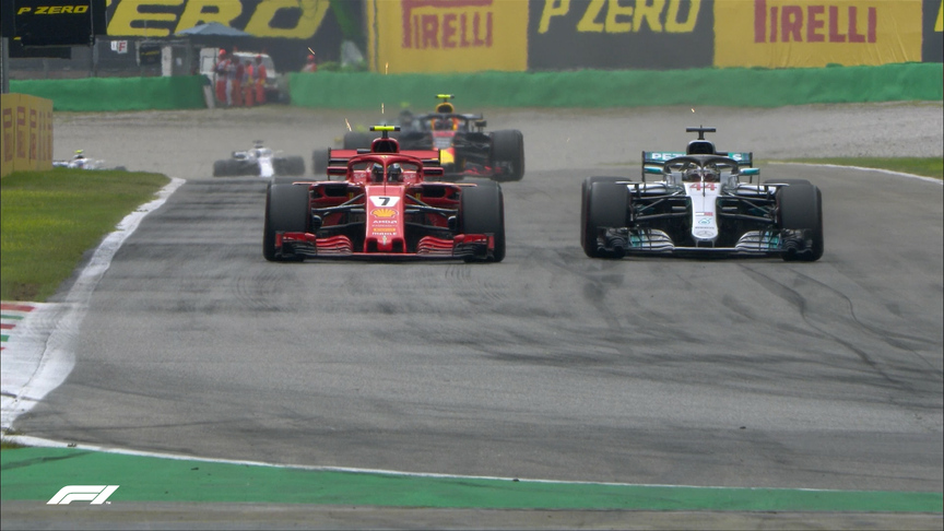 RACE: Raikkonen and Hamilton trade lead twice on restart