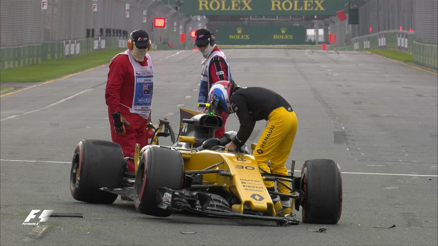 FP2 - Palmer crash brings out red flags