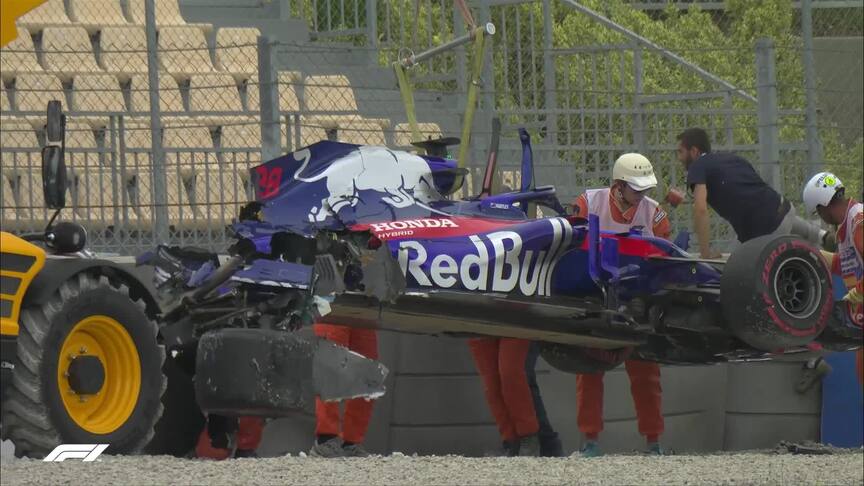 FP3: Big crash for Hartley halts final practice