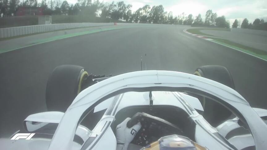 Marcus Ericsson spins his Sauber into the gravel