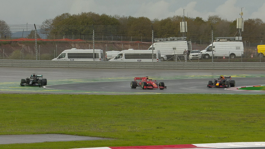 2020 Turkish Grand Prix: Albon sneaks past Hamilton as he battles Vettel