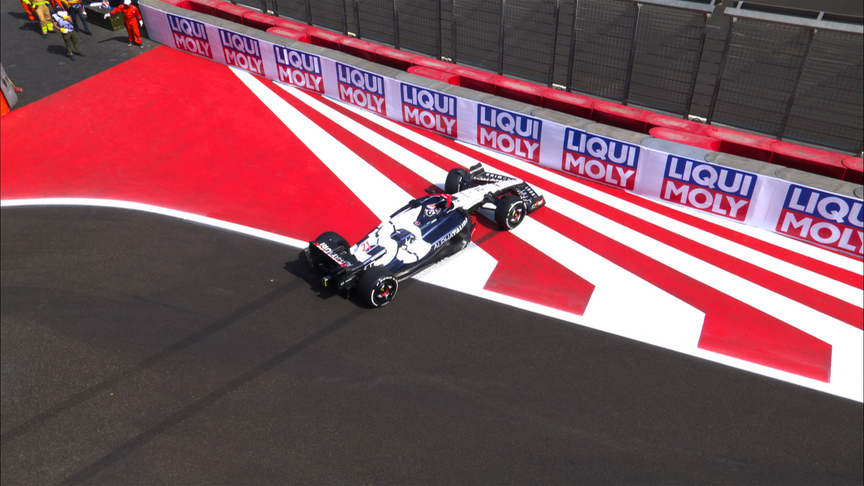 2023 Azerbaijan Grand Prix: De Vries clips the wall and triggers a Safety Car – and a flurry of pit stops