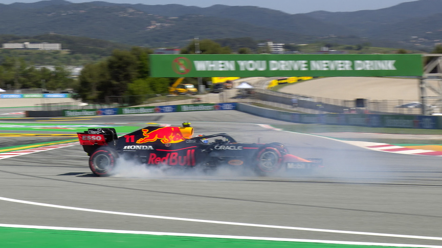 2021 Spanish GP Qualifying: Perez spins at Turn 13 during FP3