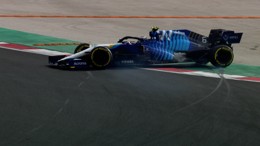 2021 Turkish GP FP2: Latifi takes a spin at Turn 9