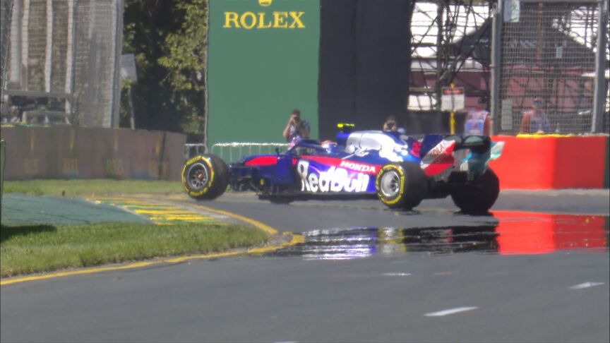 FP1: Rookie Albon spins into the barriers at Turn 2