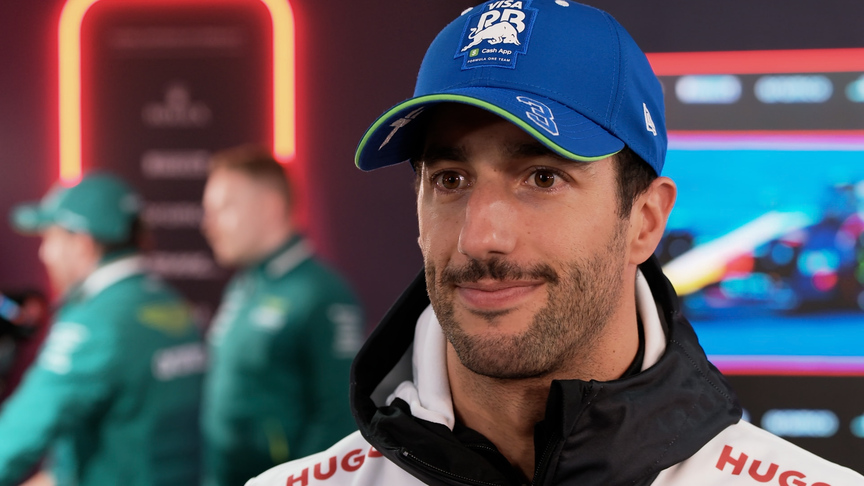 Ricciardo raring to go for race day in Bahrain and insists points finish is ‘realistic’