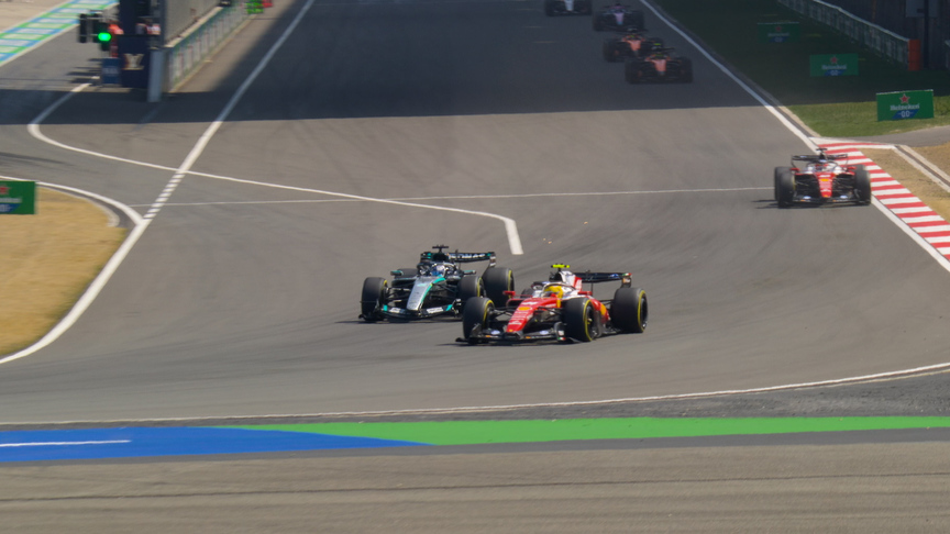 2026 Chinese GP Sprint: Hamilton and Russell trade places at the front