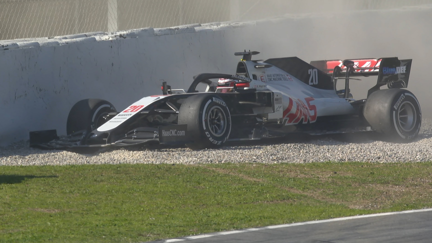 Puncture sends Magnussen into a spin