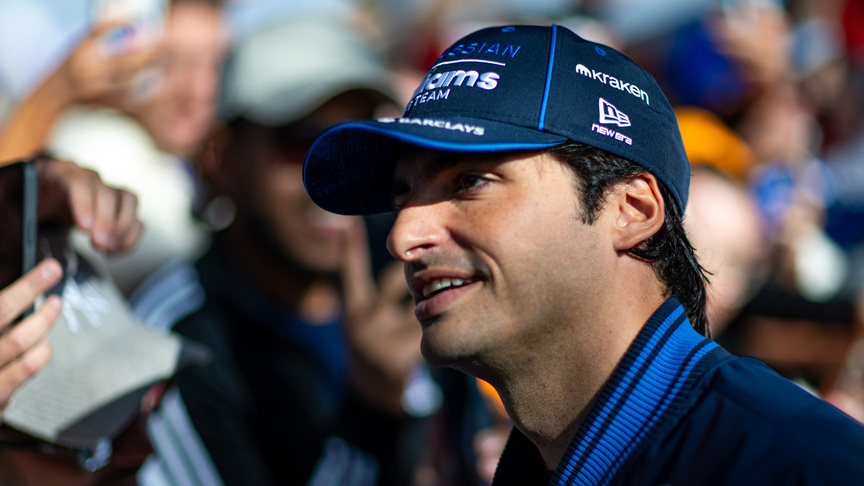 Driver Arrivals: Drivers & personnel arrive for the Australian GP 