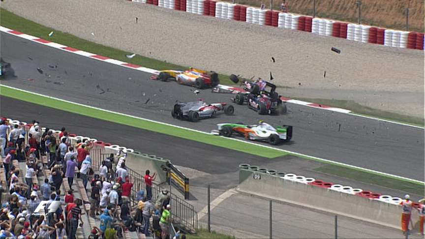 CLASSIC SPANISH GP - 2009 - Start Crash