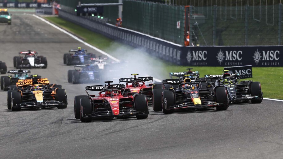 Jolyon Palmer's Analysis: Sainz and Piastri's Turn 1 Tussle | Workday