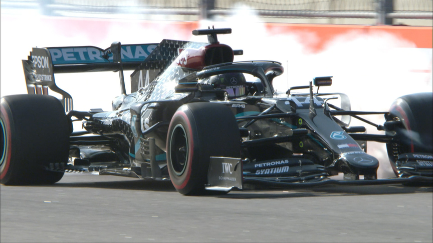 2020 Russian GP FP2: Lewis Hamilton has massive lock-up